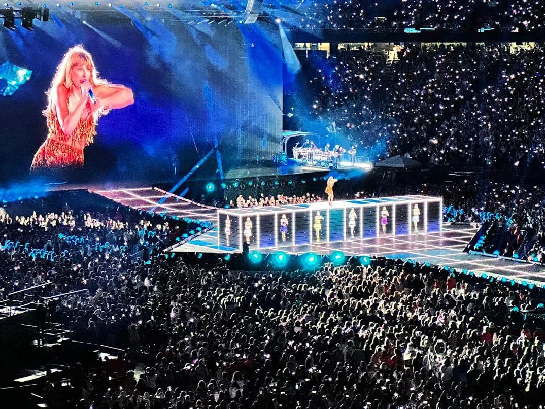 How to Build a Fanbase Like Taylor Swift
