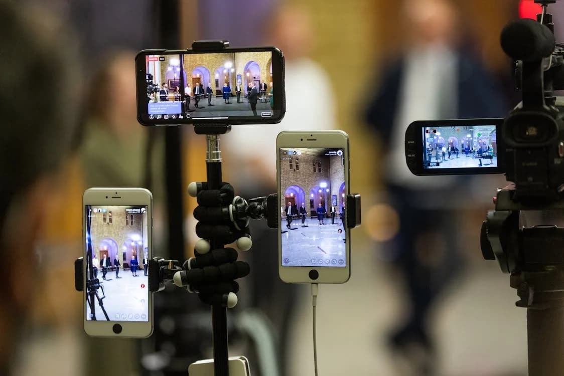 Live Streaming Concerts: Platforms, Setup, and Monetization for Musicians