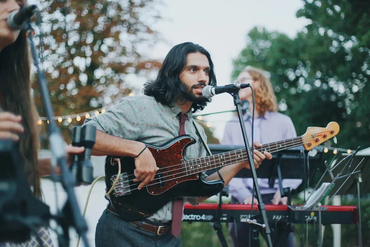 When and How to Hire a Music Manager: A Guide for Independent Artists
